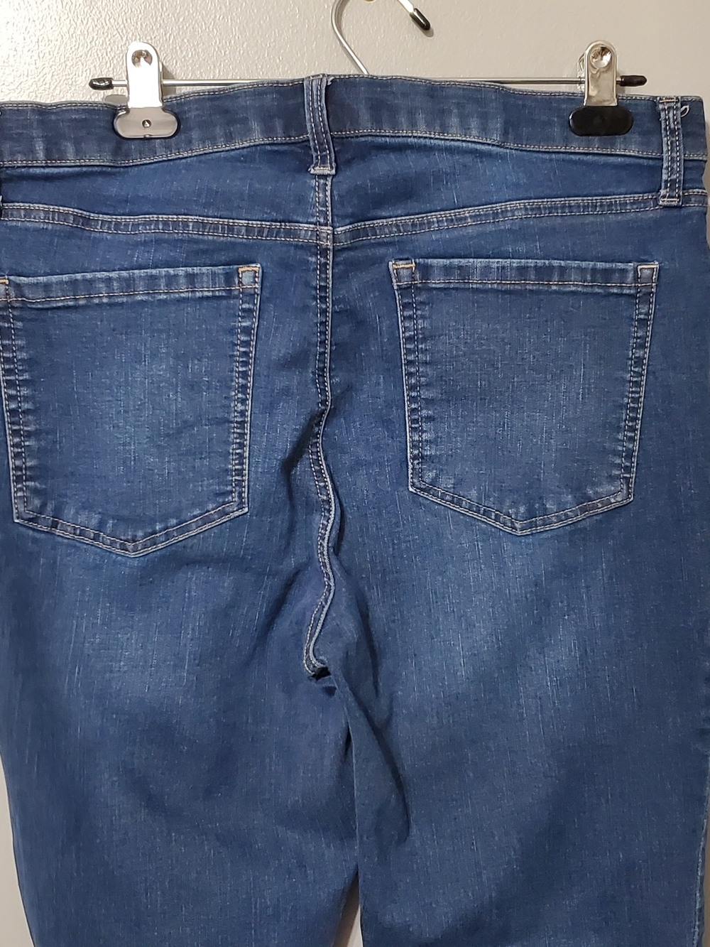 Bandolino Reagan Flare Jeans Pull On Women's Size 16 - Picture 5 of 9